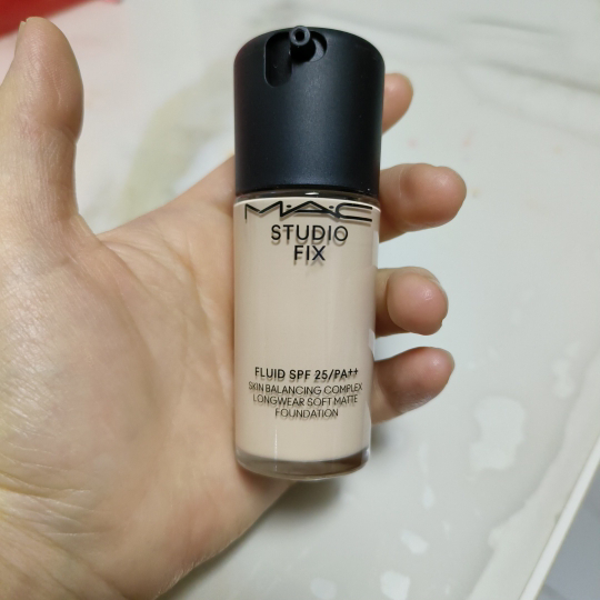 魅可(MAC)定制无瑕升级版2.0控油持久NW11柔雾瑕粉底液30ml晒单图