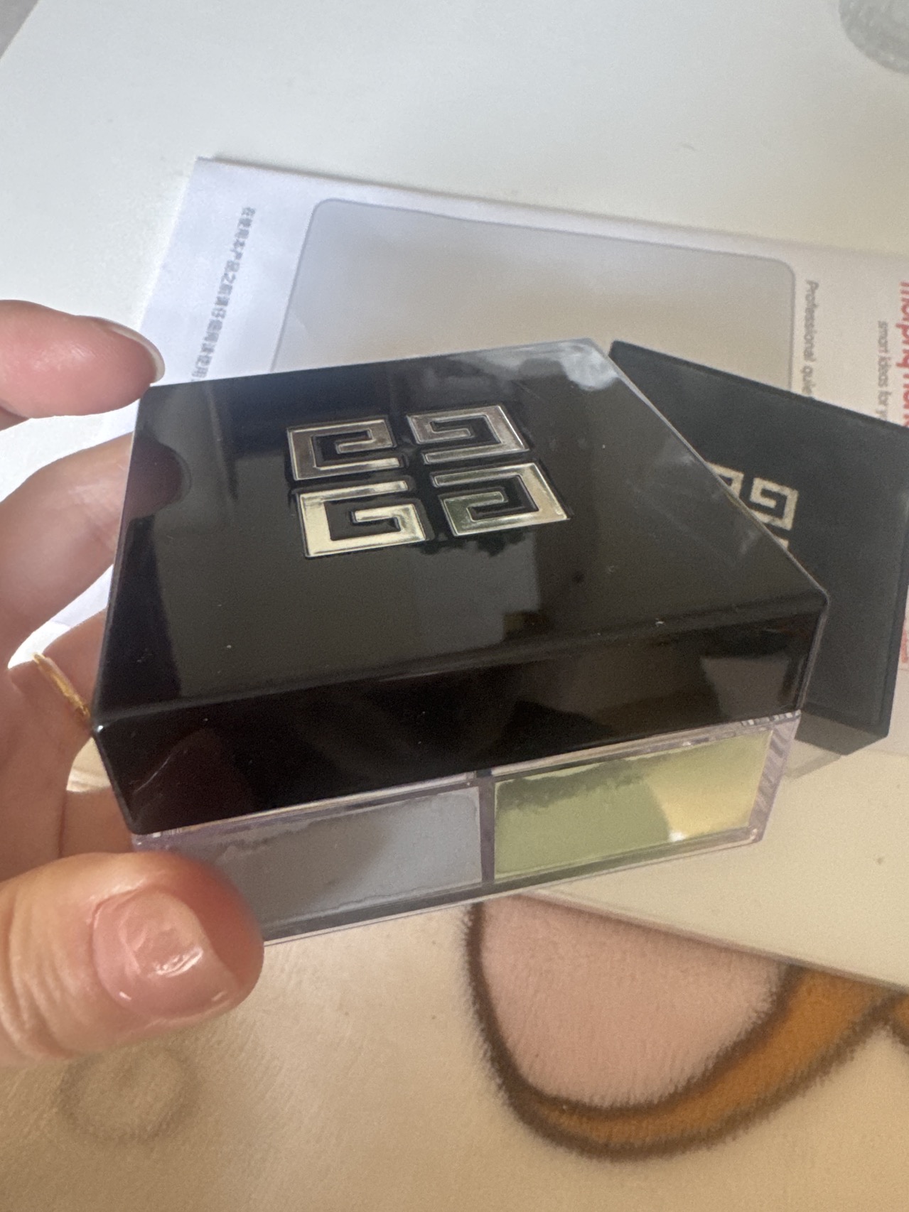 纪梵希(GIVENCHY) 轻盈无痕明星四色 散粉1号 蜜粉12g(四宫格 定妆粉细腻粉质控油)晒单图