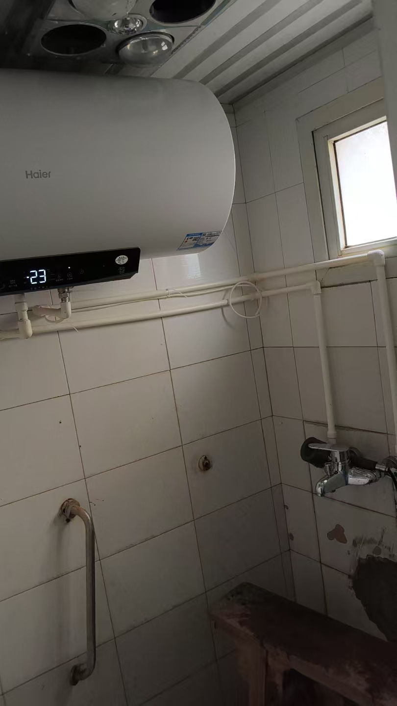 海尔(Haier)电热水器100升3300W变频速热健康抑菌洗安全防电墙安全节能一级能效GRC晒单图