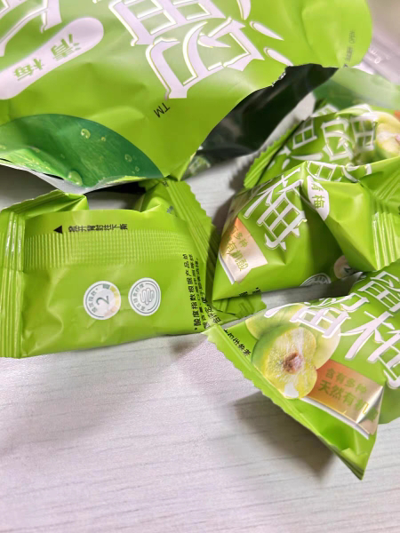 溜溜梅清梅60g*2包蜜饯梅子办公室休闲零食酸话梅清梅雪梅乌梅情人梅休闲小吃晒单图