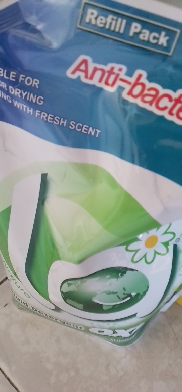 威露士la有氧洗衣液松木清香2L袋装带瓶嘴 除菌除螨 香味持久留香 除螨率99.9%晒单图