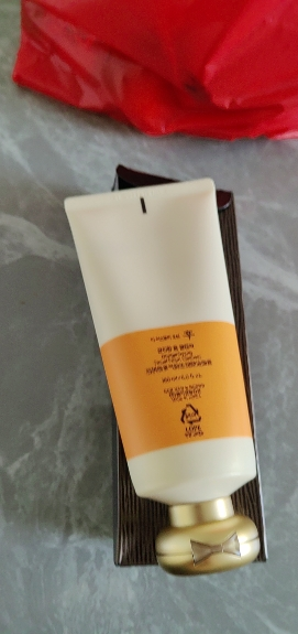 后(Whoo)拱辰享气韵洗面奶 拱辰享平衡润颜洁面乳温和清洁深层清洁泡沫洁面乳180ml晒单图