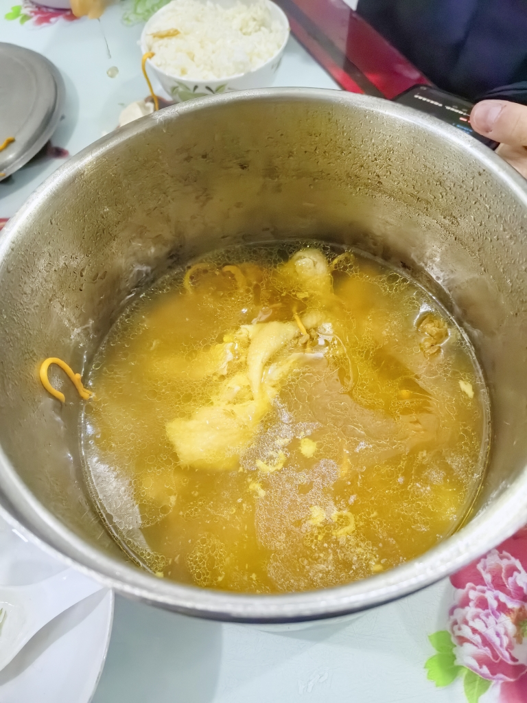 [苏鲜生推荐]雀淘 正宗皖南黄油老母鸡2-2.3斤/只 1只装 新鲜现杀整鸡净膛冷冻竹林慢养鸡走地鸡晒单图