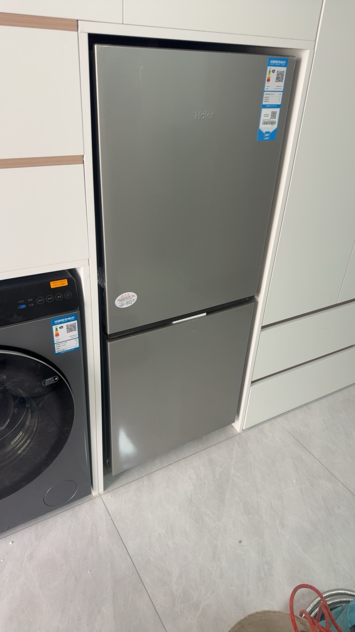 海尔(Haier)193升两门冰箱 风冷无霜 变频一级 深冷-30°保鲜 电子控温BCD-193WGHC2E7WV(银)晒单图