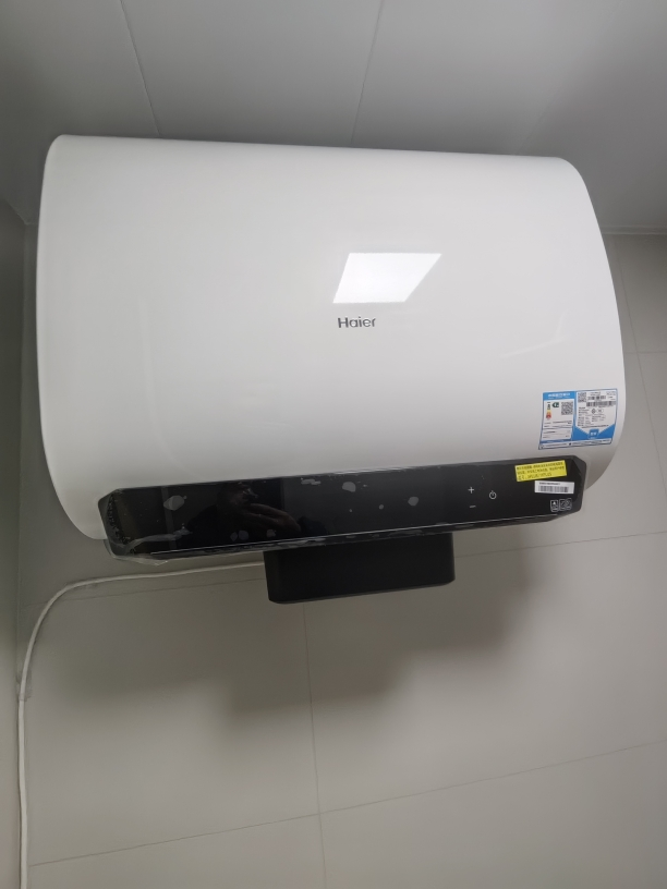 海尔(Haier)麦浪套系电热水器 国家补贴20%双胆扁桶60升BK5PLUS富锶小蓝瓶无镁棒3300W速热一级能效晒单图