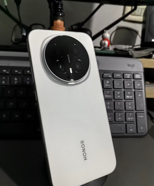 [手机]荣耀Magic8 16GB+512GB 雪域白 全网通 超夜神长焦 第五代骁龙8至尊版 7000mAh新一代青海湖电池 旗舰手机晒单图