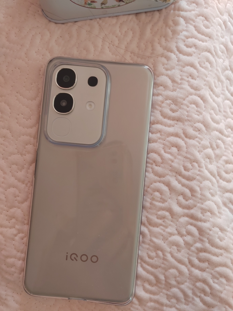 vivo iQOO Z10x 12GB+256GB 月岩钛 5G手机 6500mAh超薄蓝海电池 天玑7300 护眼LCD屏幕 学生电竞游戏手机晒单图