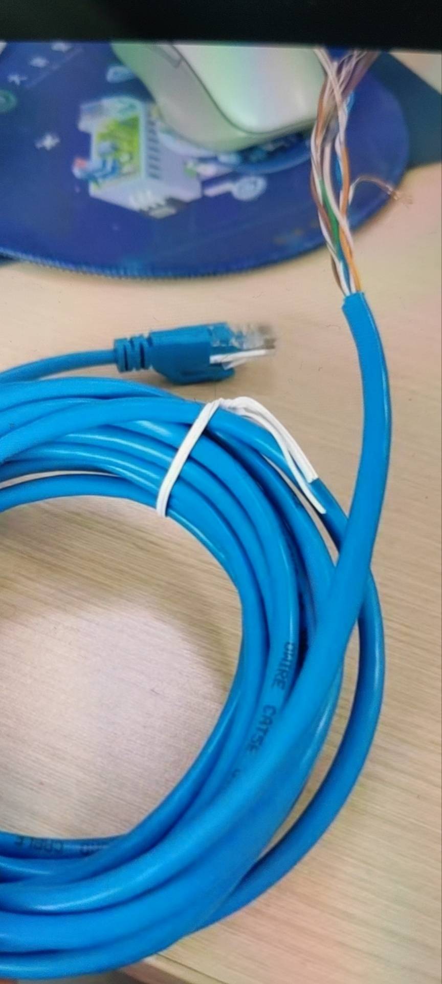 奥威尔(OWIRE) SSKJ-C6-LZ68OR 0.58mm加粗 蓝 六类4对非屏蔽网线 305.00 米/箱晒单图