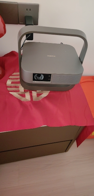 极米Z9X 4K 全新轻薄4K光学变焦投影 1300CVIA真实高亮 家用智能投影仪高清家庭影院云台投影机晒单图