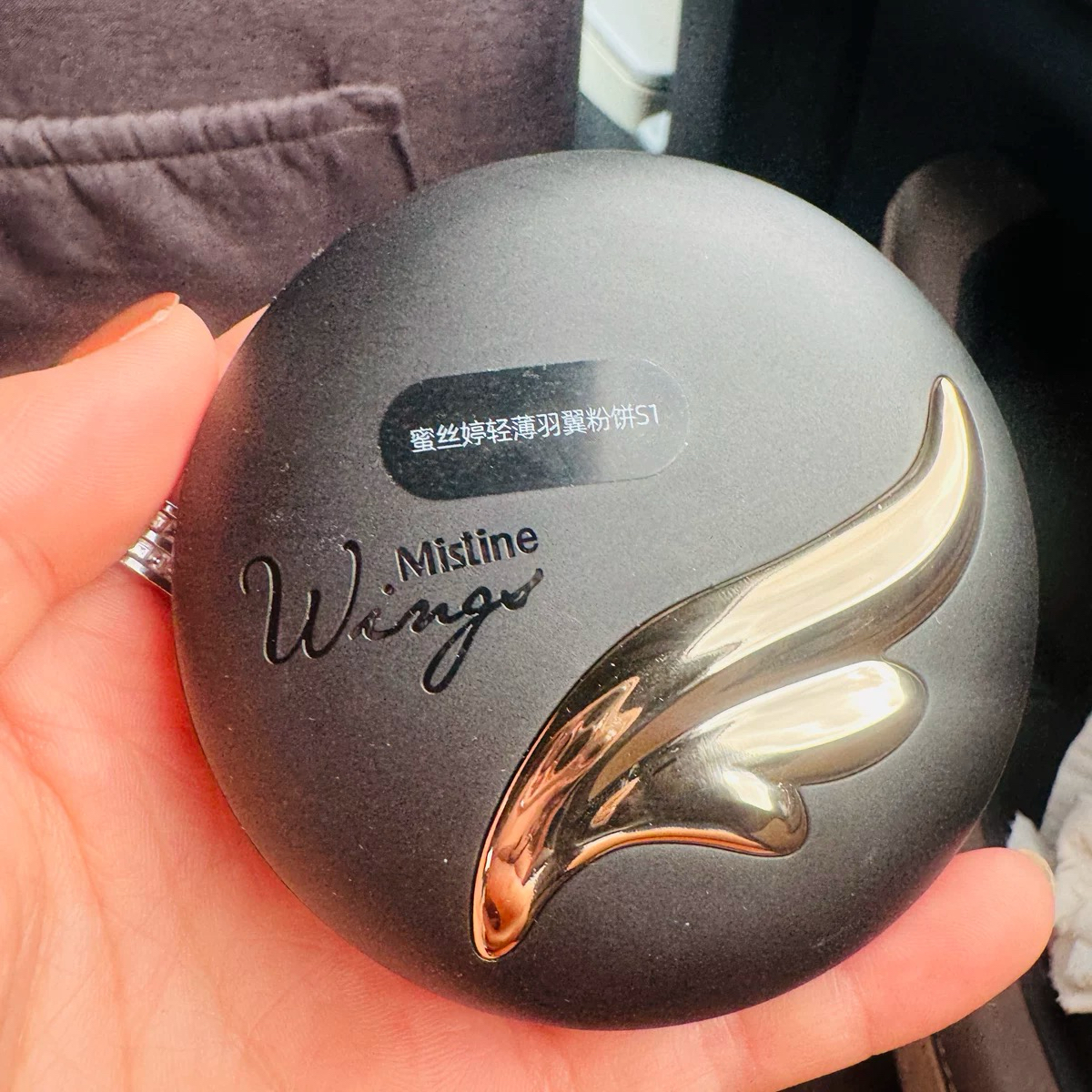[泰国公主御用粉饼]Mistine/蜜丝婷轻薄羽翼粉饼控油定妆持久遮瑕防水防晒#S1 象牙白 10g晒单图