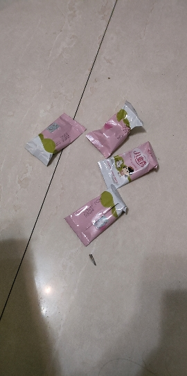 郁美净儿童鲜奶霜超市款25g*10袋装宝宝霜 补水保湿宝宝 润肤面霜晒单图