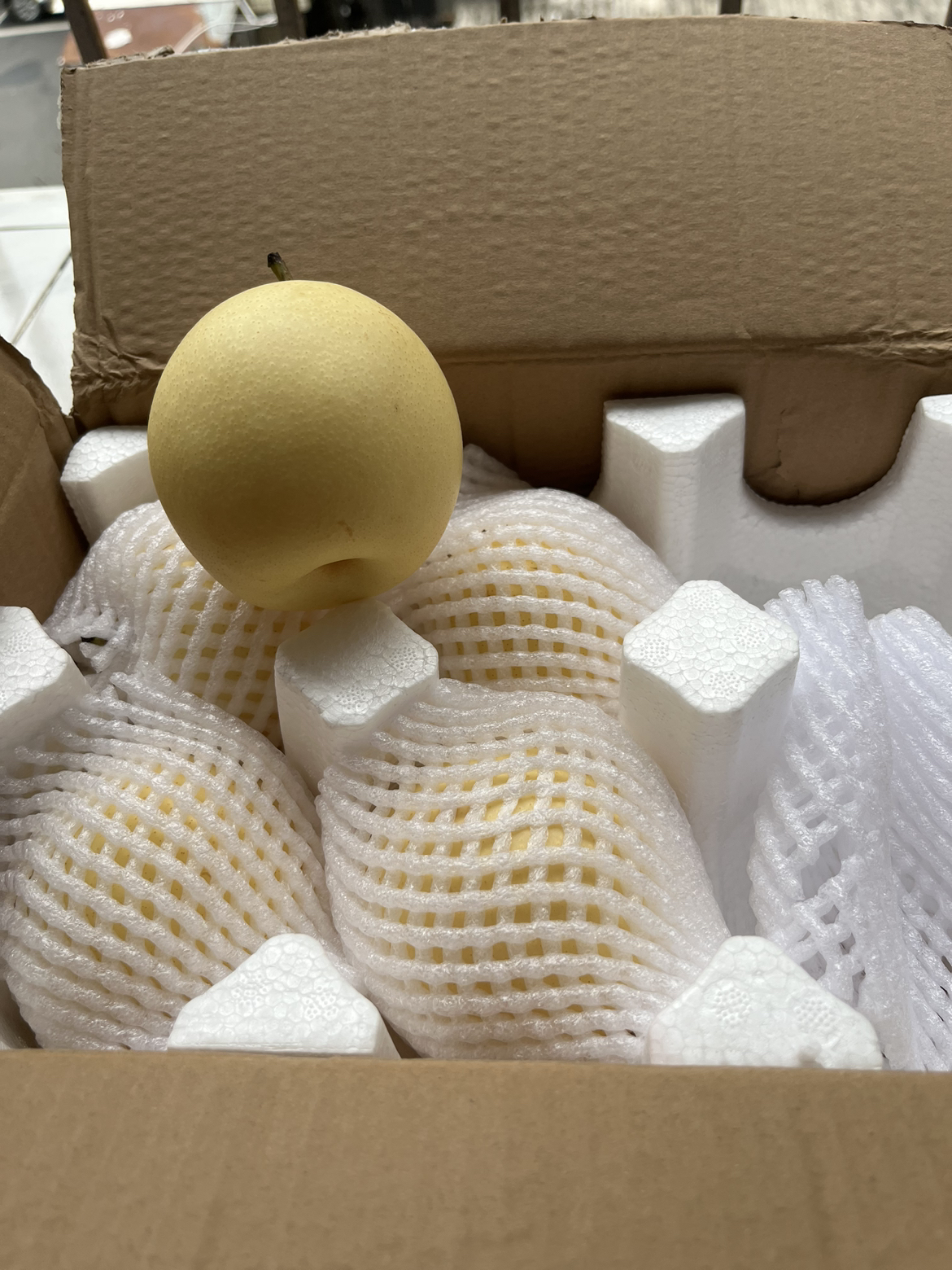 [熊猫鸟]精品皇冠梨 新鲜水果 松脆多汁 净重3斤 单果250g以上晒单图