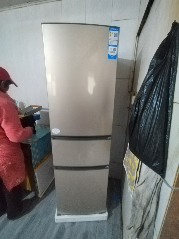 海尔(Haier)219升三门冰箱2级能效 节能家用电冰箱三开门冷藏冷冻BCD-219LHC3E0YH晒单图