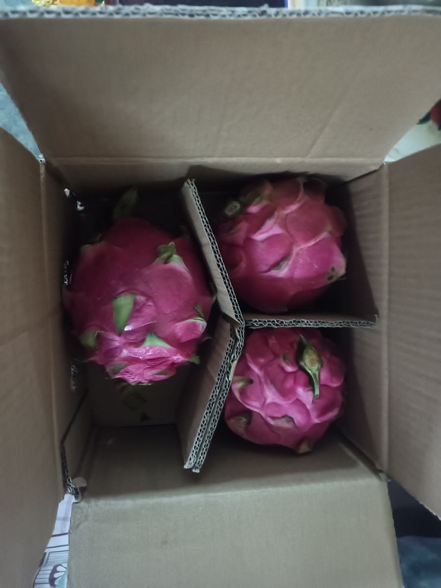 [西沛生鲜]云南金都一号红心火龙果 净重4.8斤 特大果 箱装 热带水果 当季新鲜水果晒单图