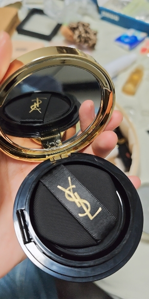 圣罗兰(YSL)持妆遮瑕防晒粉底液 YSL气垫 遮瑕持久皮气垫12g 粉皮革气/垫#B10晒单图