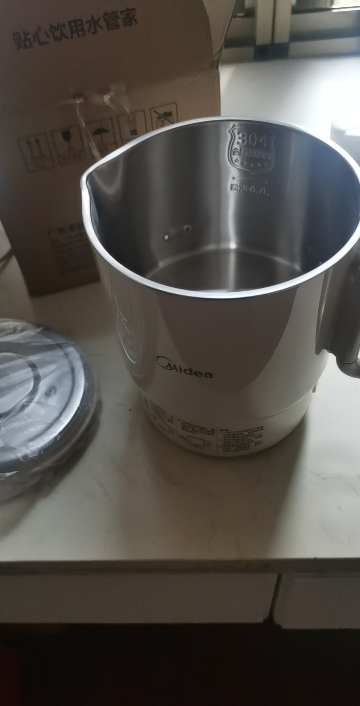 美的电水壶便携式0.7升折叠烧水杯电热水壶电煮锅旅行出差学生泡面杯小容量一体无缝内胆MK-SH07S104晒单图