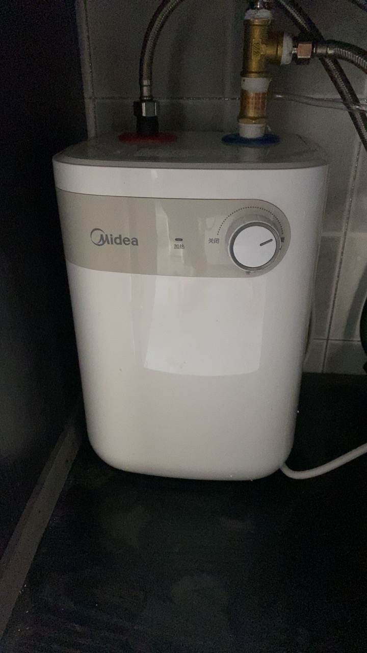 美的(Midea)5升储水式电热水器小厨宝家用洗碗洗菜安全上出水1650W速热厨房热水宝F05-15A1(S)晒单图