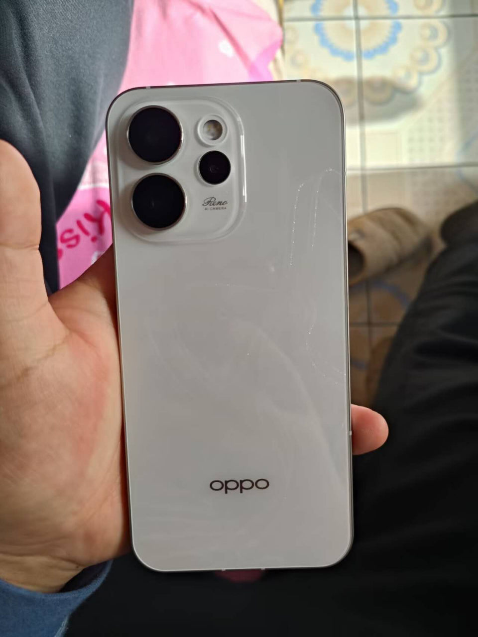 OPPO Reno15 Pro 星光蝴蝶结 16GB+1TB 直播超稳超清 2亿超清影像 超出圈实况 5G智能 AI拍照手机晒单图