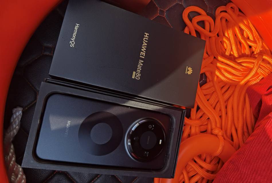 华为 HUAWEI Mate 80 新品旗舰手机 第二代红枫影像鸿蒙AI 华为直屏鸿蒙手机 曜石黑 12GB+512GB 官方标配晒单图