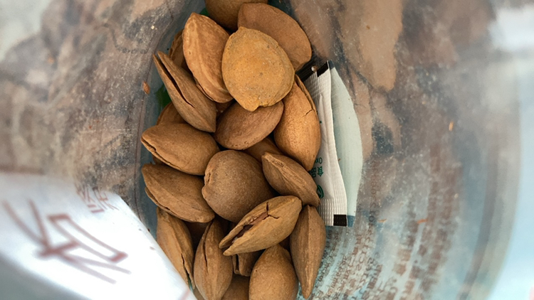 刻凡小白杏108g*3袋装手剥薄壳开口杏核原味散装年货批发晒单图