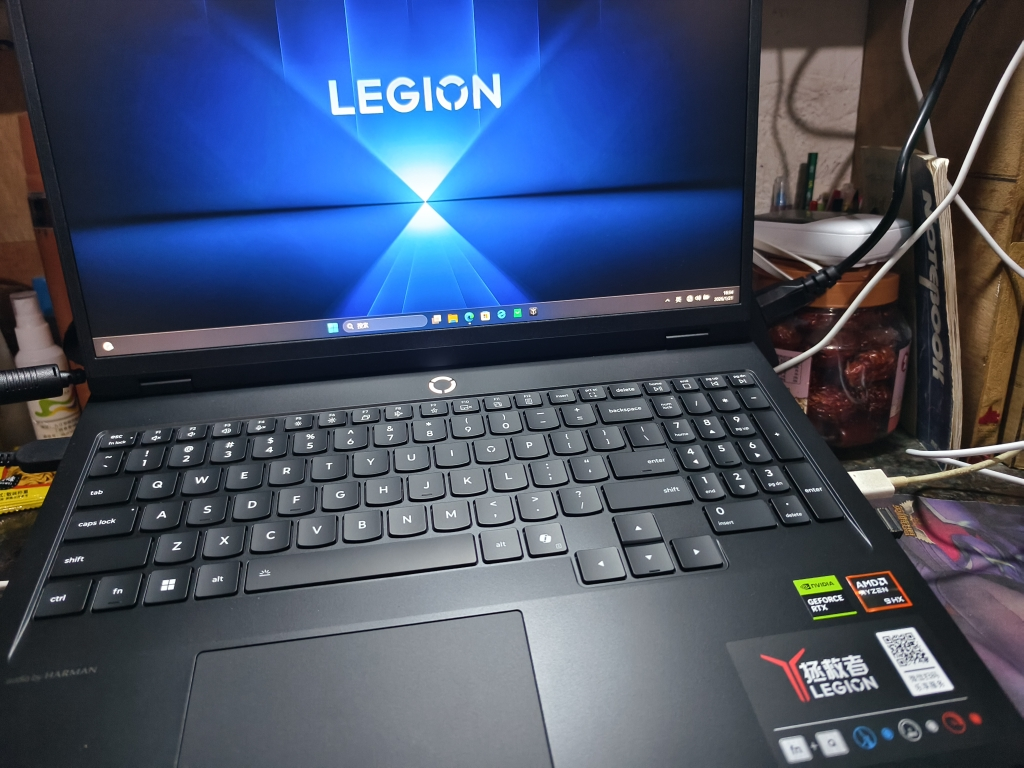 联想(Lenovo)拯救者R7000P 2025 16英寸游戏本笔记本电脑(R9 8945HX 16G 1T RTX5060 2.5k 240Hz 100% DCI-P3)碳晶黑晒单图