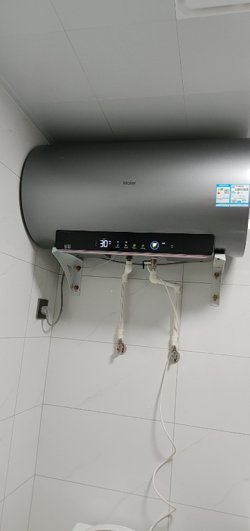 海尔(Haier)热水器电热水器储水式家用预约洗澡一级能效智慧节能省电速热安全内胆免清洗新品MA9[JH7同配]晒单图