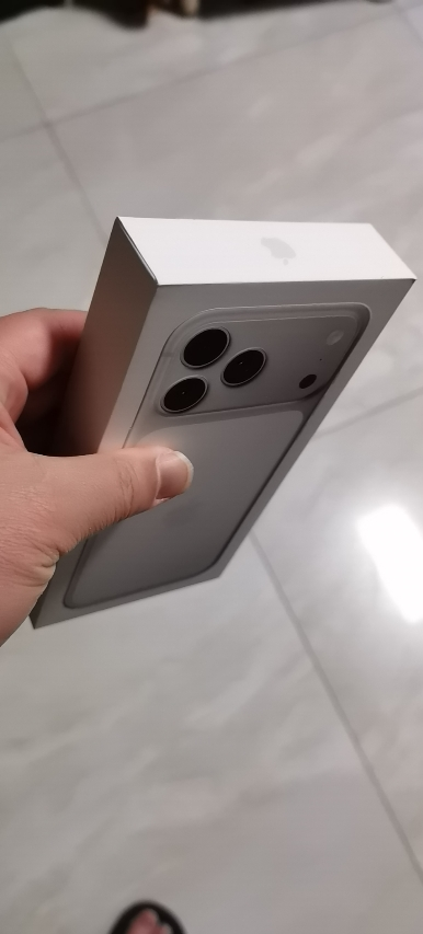 Apple iPhone 17 Pro Max 512G 银色 移动联通电信5G手机晒单图