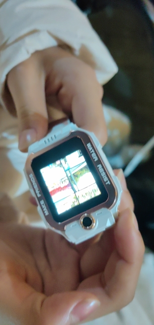 小天才儿童电话手表Z6Pro少年版茶金白防水GPS定位智能手表 学生儿童移动联通电信4G视频拍照前后双摄手表手机男女孩晒单图