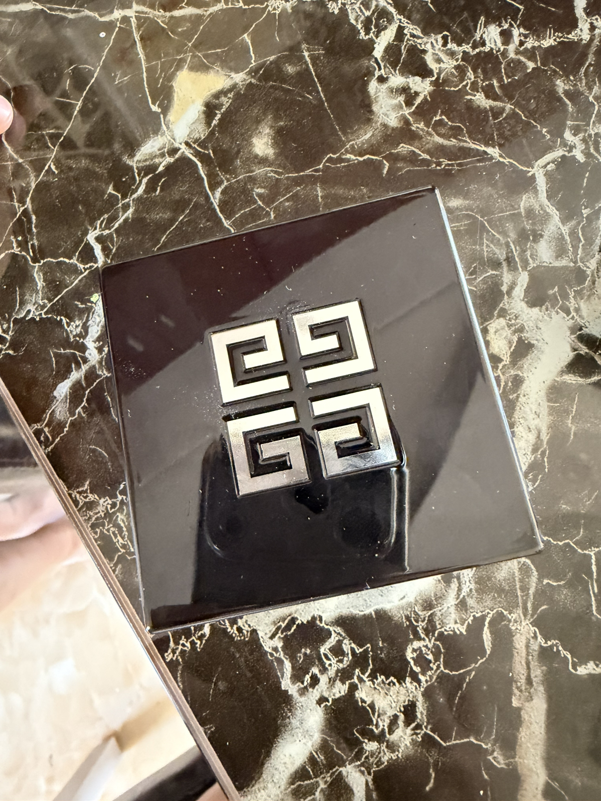 纪梵希(GIVENCHY) 轻盈无痕明星四色散粉1号 蜜粉12g(四宫格定妆粉细腻粉质控油)晒单图