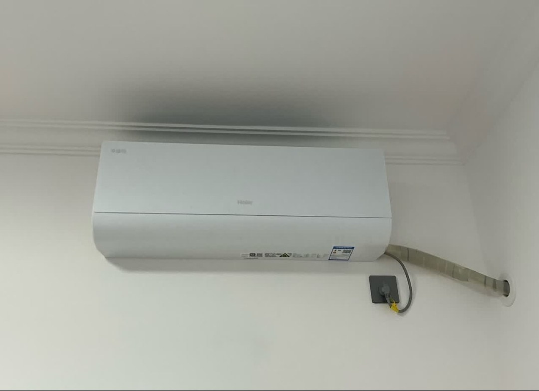 海尔(Haier)净省电1匹一级能效壁挂式卧室空调 自清洁 防直吹 挂机 KFR-26GW/E1-1晒单图