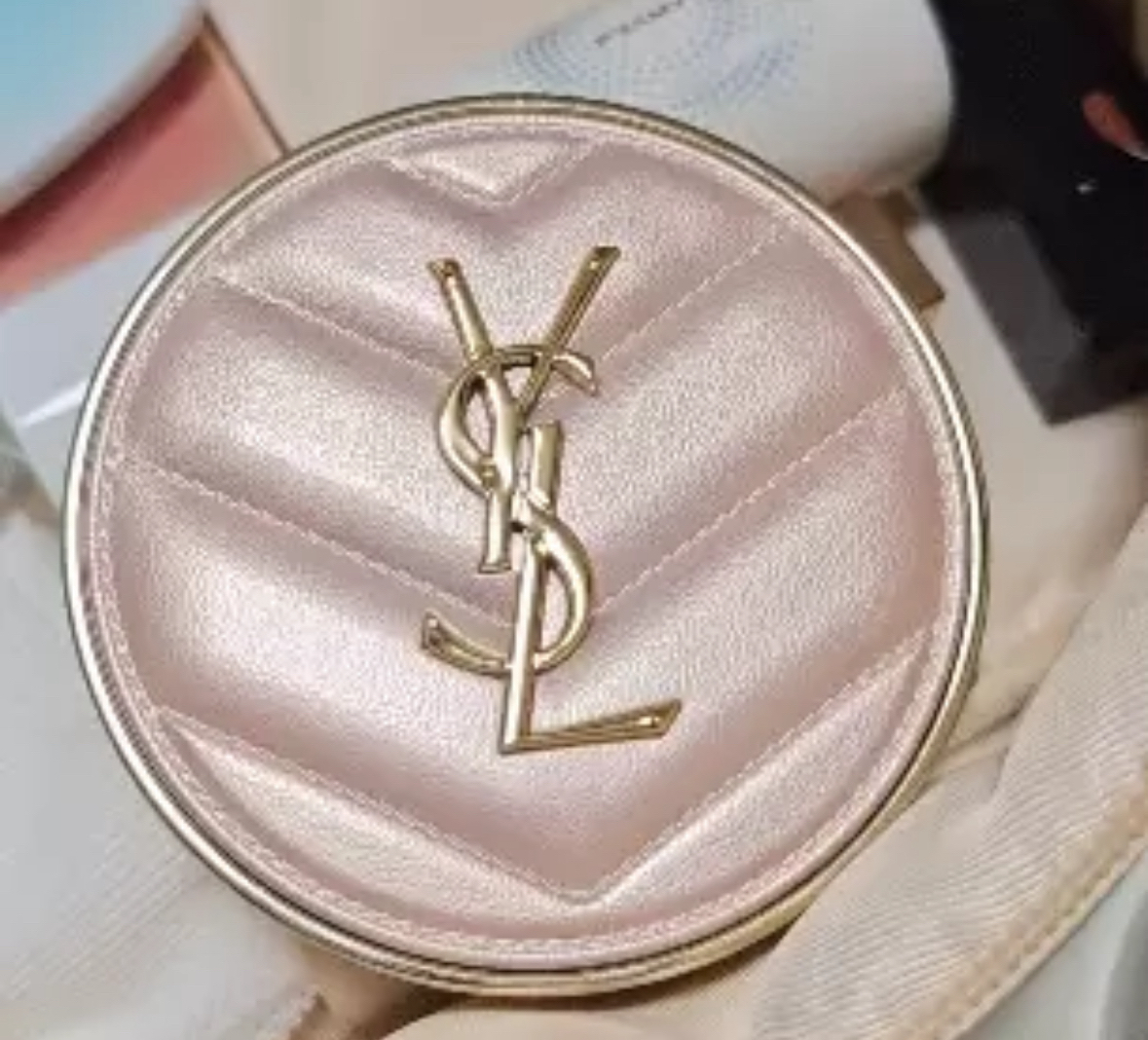 圣罗兰(YSL)持妆遮瑕防晒粉底液 YSL气垫 遮瑕持久皮气垫12g 粉皮革气/垫#B10晒单图