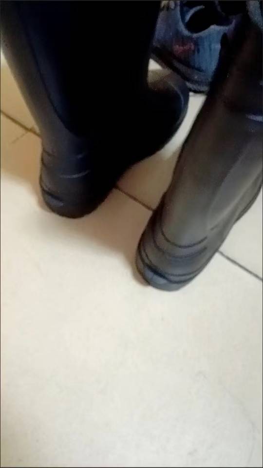 英铁 轻便雨鞋 各码 双晒单图