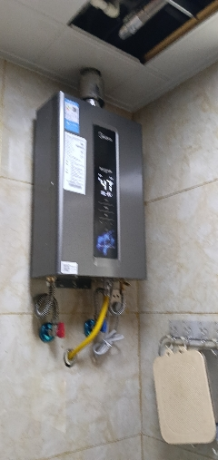 美的燃气热水器家用16升天然气双增压水伺服 强排式变频恒温智能家电四季免调温JSQ30-RF3晒单图