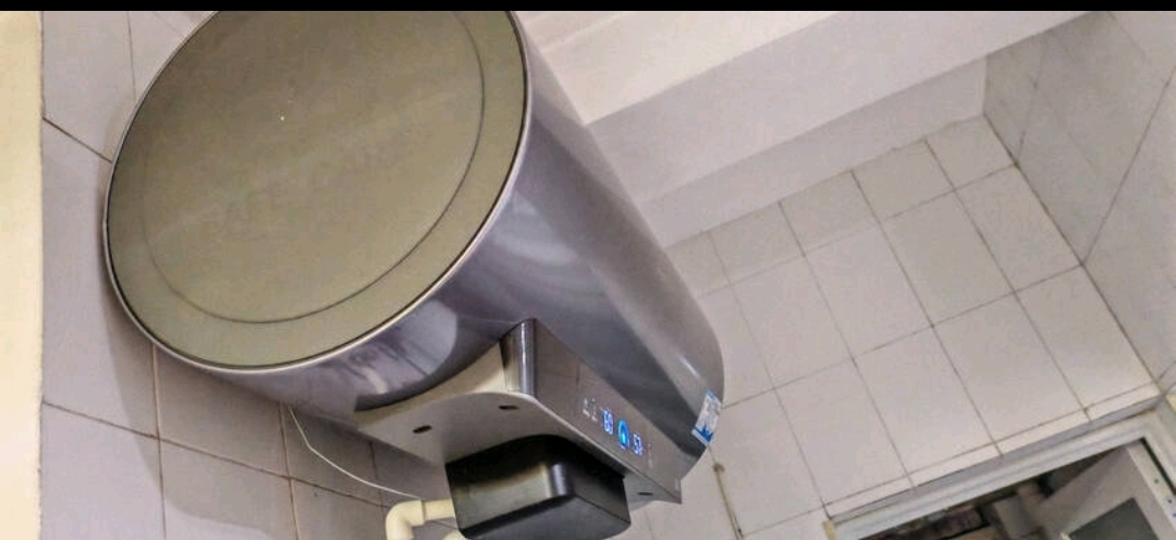 海尔(Haier)[小蓝瓶净肤洗DR7]麦浪系列富锶矿泉浴热水器电热水器一级能效变频速热全瓷内胆免清洗 60L晒单图