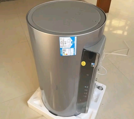 海尔(Haier)[小蓝瓶净肤洗DR7]麦浪系列富锶矿泉浴热水器电热水器一级能效变频速热全瓷内胆免清洗 80L晒单图