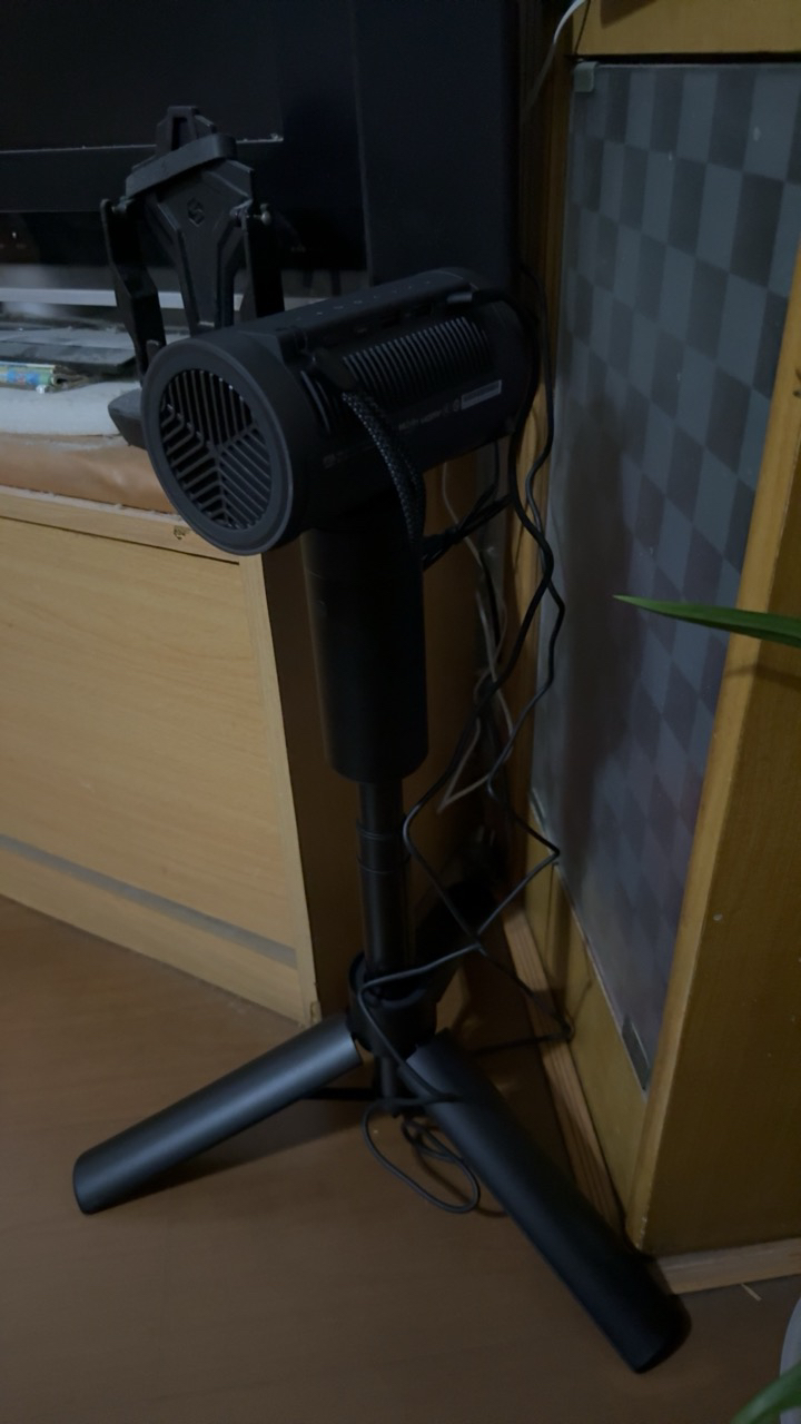 坚果投影(JMGO)P5S投影仪 便携家庭影院 一体式隐藏云台投影晒单图