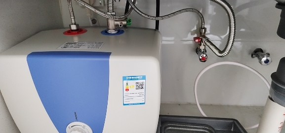 AO史密斯10升小厨宝 金圭内胆电热水器 2kW速热节能保温 台盆下方安装 上出水 EWH-10B2 储水式晒单图