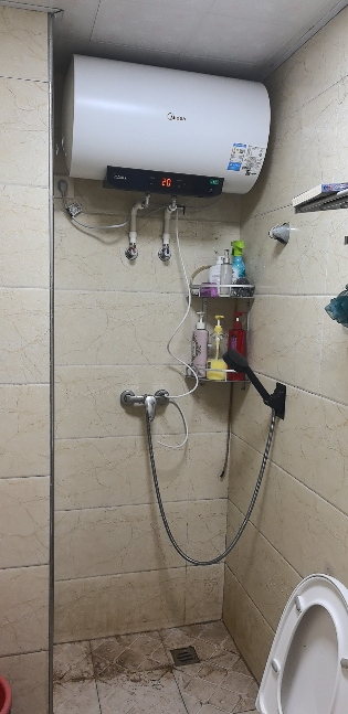 美的(Midea)热水器家用2200W速热低耗节能72小时保温 长效免换镁棒 50升储水式电热水器F5022-M3(H)晒单图