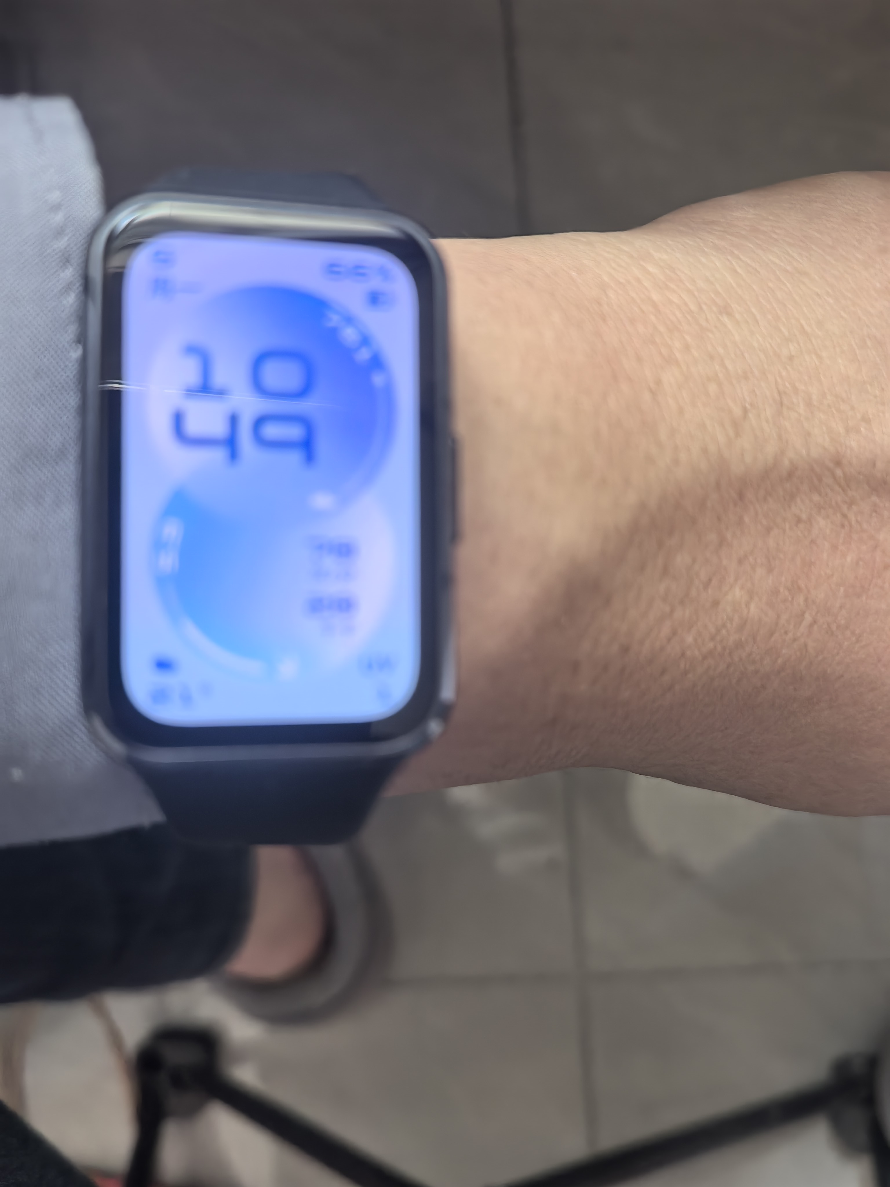 华为手环11 NFC版 CDY-B39 羽砂黑 锖色铝合金表壳+黑色氟橡胶表带晒单图