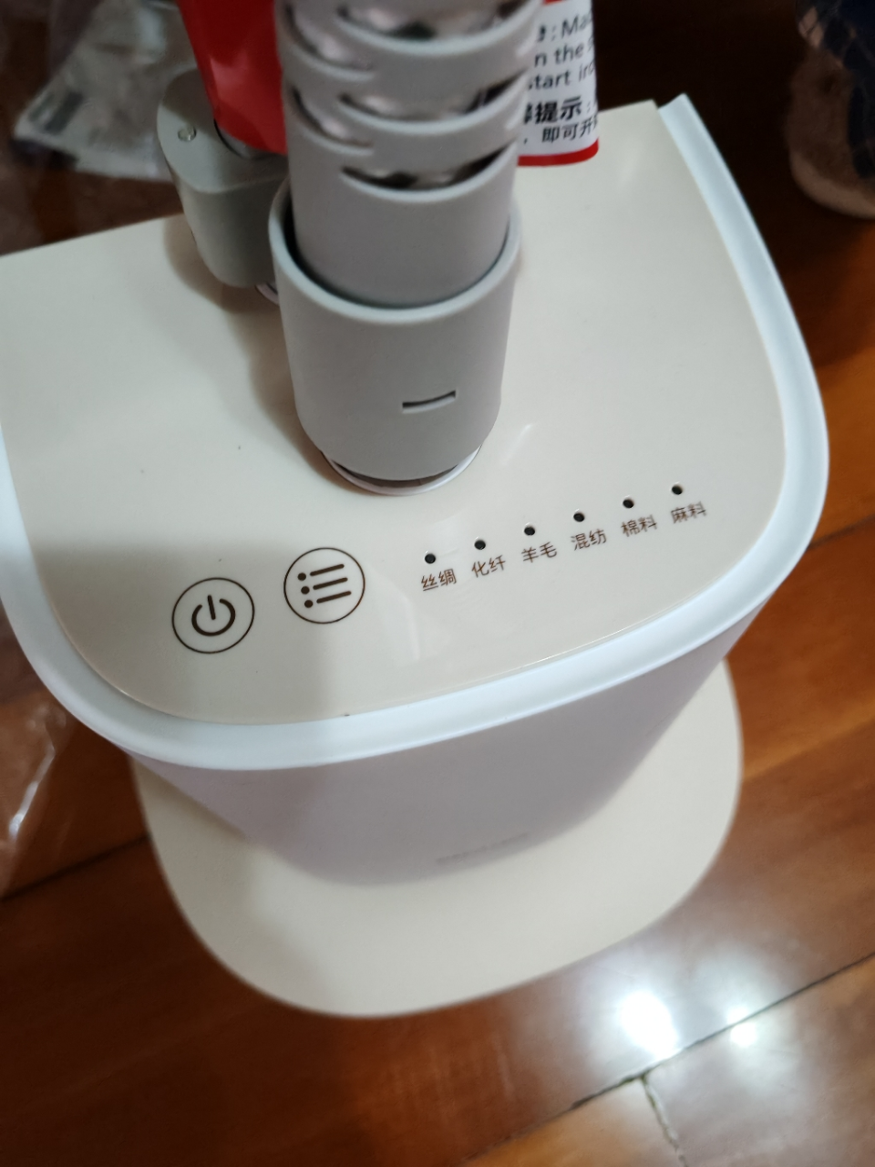 飞利浦(PHILIPS) 蒸汽挂烫机 强力单杆 白魔方挂烫机家用 立式熨烫机STE1050/10晒单图