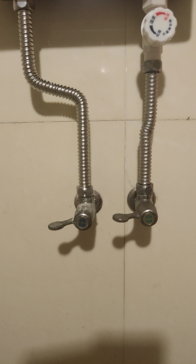 奥特朗(Otlan)F15H-Z70A即热式电热水器小型家用超薄过水速热卫生间淋浴洗澡智能恒温快热式7000W铸铝加热器晒单图