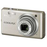 尼康数码相机S560(银)+2G卡+包