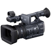 索尼摄像机HDR-AX2000E