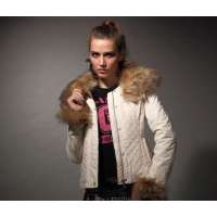 佐丹奴女装魅力菱格毛领仿皮夹克013715750010202(春天白色/中码)