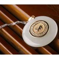 悦人吉祥如意白玉镶金十二生肖牛吊坠