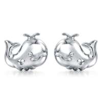 周生生 Pt950铂金鲸鱼耳环 04985e (3.37克)