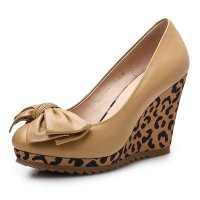 红蜻蜓时尚蝴蝶真皮女单鞋WFB25932