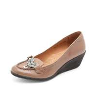 Bata 拔佳秋驼色油蜡胎牛皮女鞋AKU24D 34