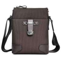 CROCODILE（鳄鱼恤）首款搭扣LOGO 非皮单肩斜跨男包11122069-03啡色