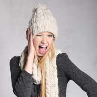 KENMONT凯蒙特 秋冬羊毛翻边毛线女帽 纯色球球套头帽KM-1225-36 米色